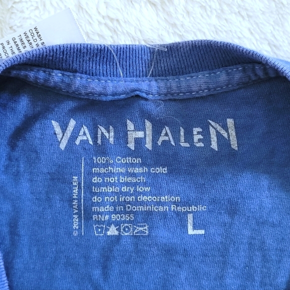 Van Halen🎶 "Tour of N. America World🌎 Vacation Tour 1979" Graphic Tee👕 - NWT - Picture 5 of 10